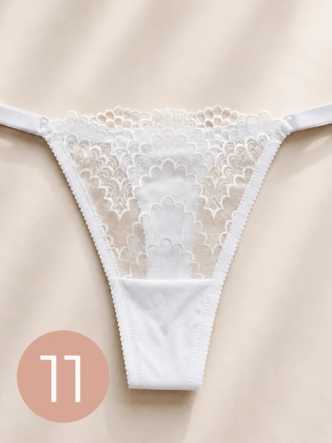 Zestaw 3 sztuk stringów- oferta urodzinowa